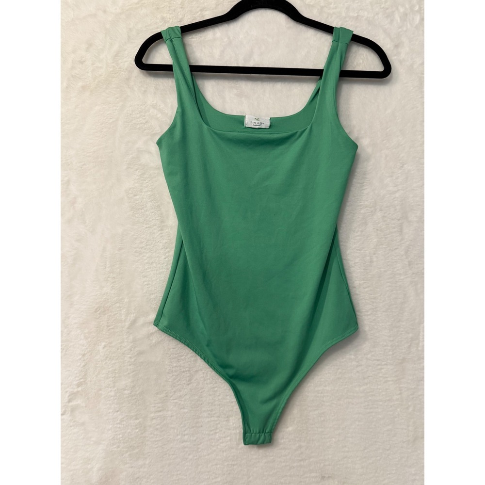 Live in the Moment Green Square Neck Tank Bodysuit Snap Closure Medium